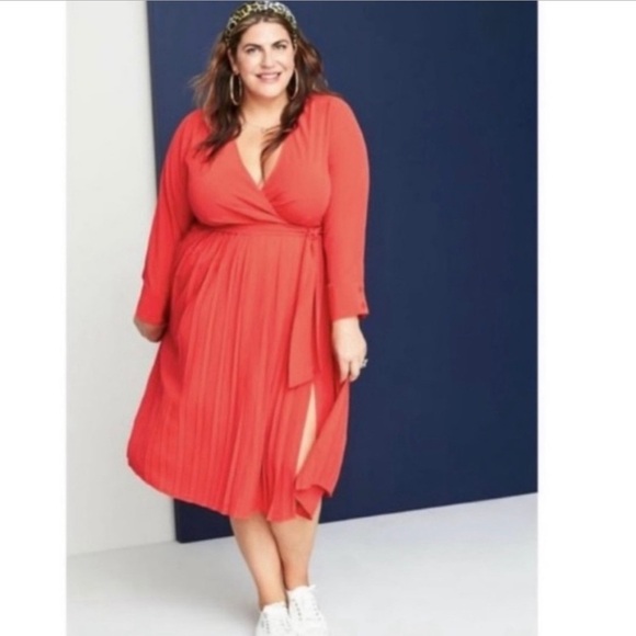 Katie Sturino x StitchFix Arnette Ryan pleated midi dress - Picture 2 of 9